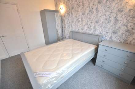 Tilehurst Road, Reading, Image 6