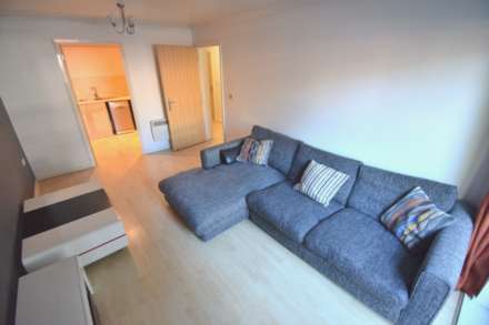 Quadrant Court, Jubilee Square, Image 3