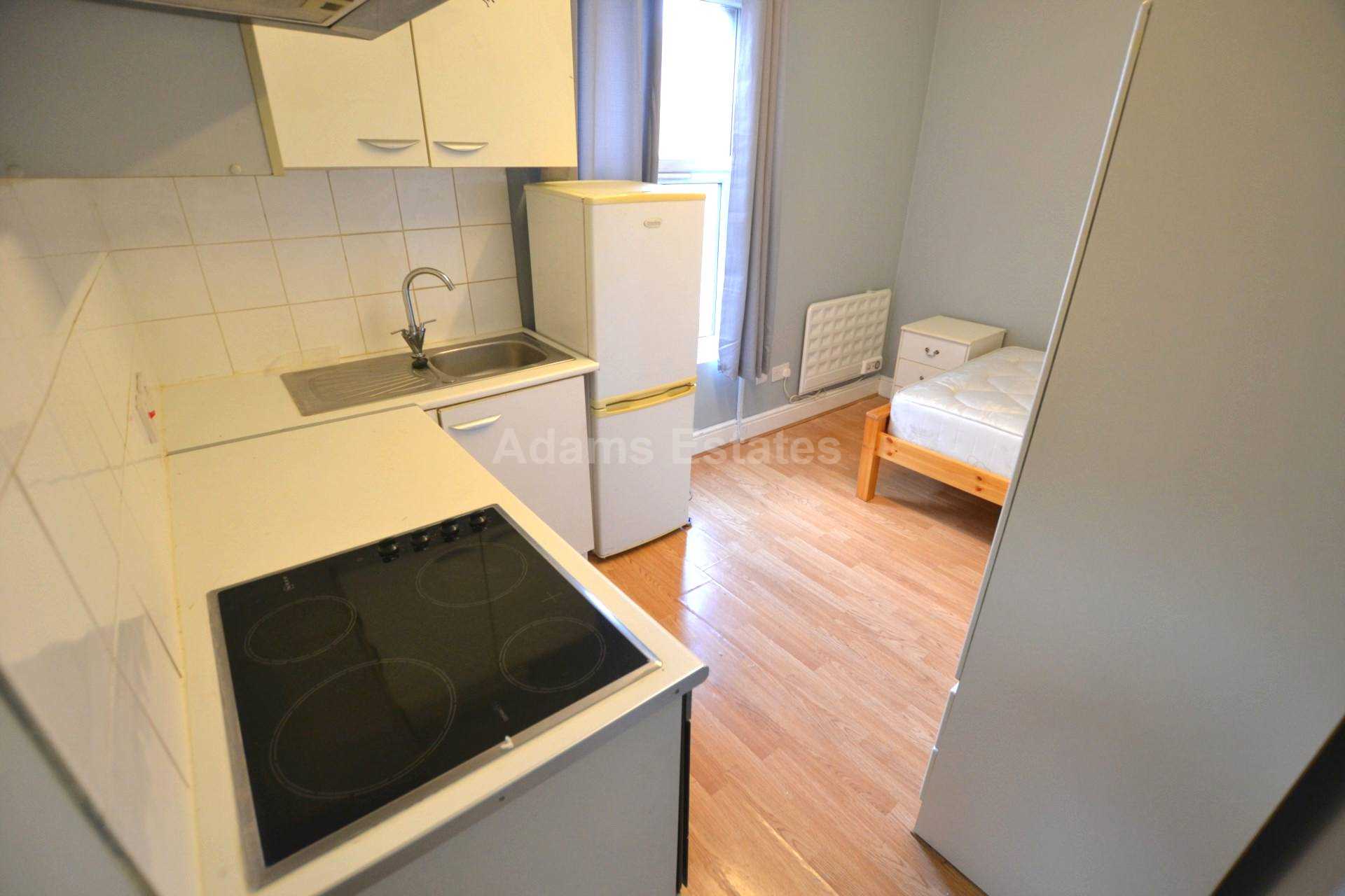 Flat 5, London Street, Reading, Image 2