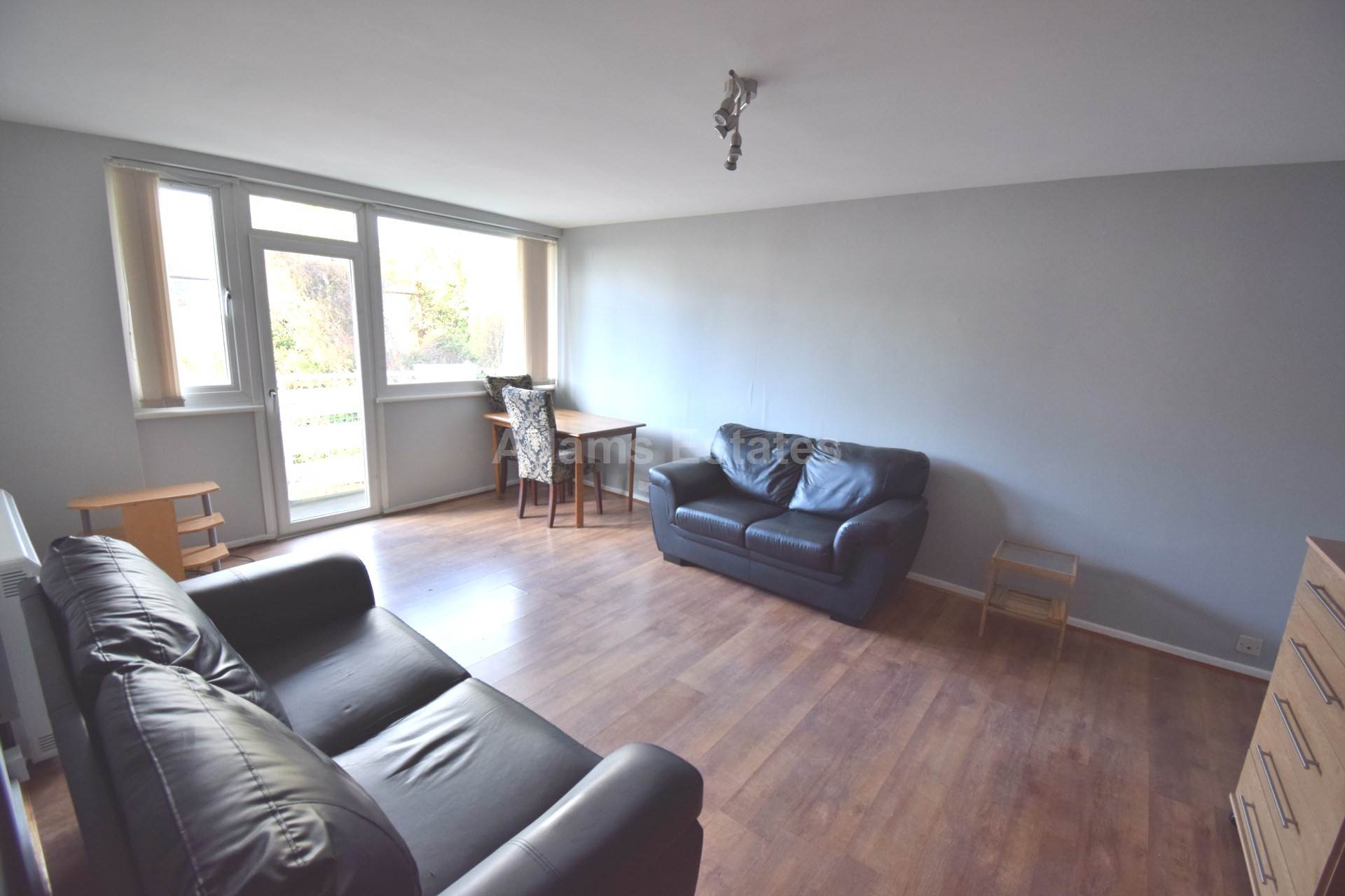 Petworth Court, Bath Road, Reading, Image 5