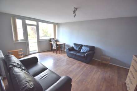 Petworth Court, Bath Road, Reading, Image 5