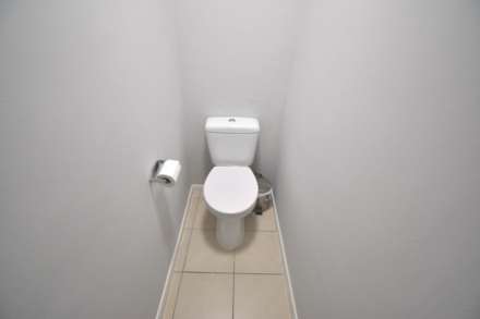 Petworth Court, Bath Road, Reading, Image 9