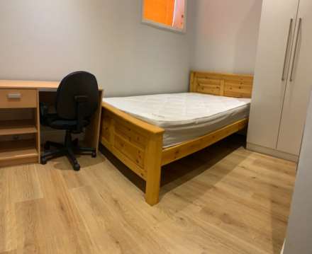Upper Crown Street, Reading, Image 6