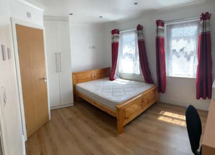 Upper Crown Street, Reading, Image 8