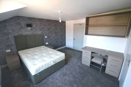 8 Bedroom Terrace, Hamilton Road, University Area