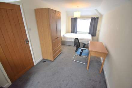 Culver Lane, Earley, Image 11