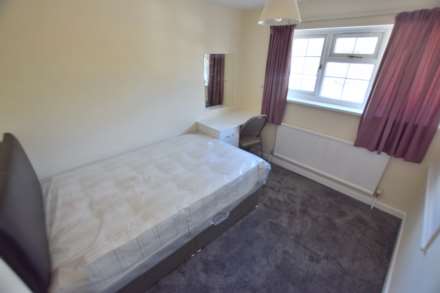 Woolacombe Drive, Reading, Image 10