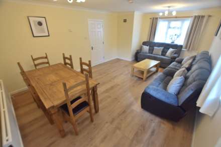Woolacombe Drive, Reading, Image 2