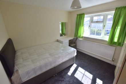 Woolacombe Drive, Reading, Image 8