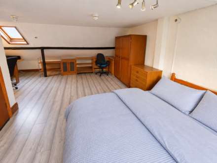 Room 4, Zinzan Street, Reading, Image 2