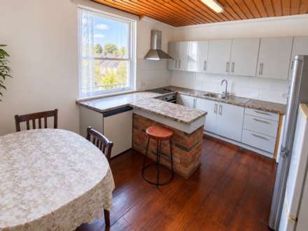 Room 4, Zinzan Street, Reading, Image 4