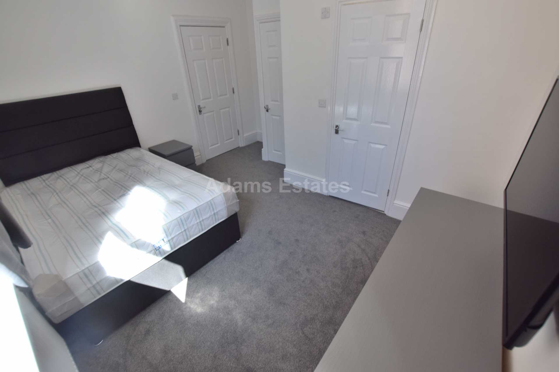 Room 2, Wokingham Road, Reading, Image 1