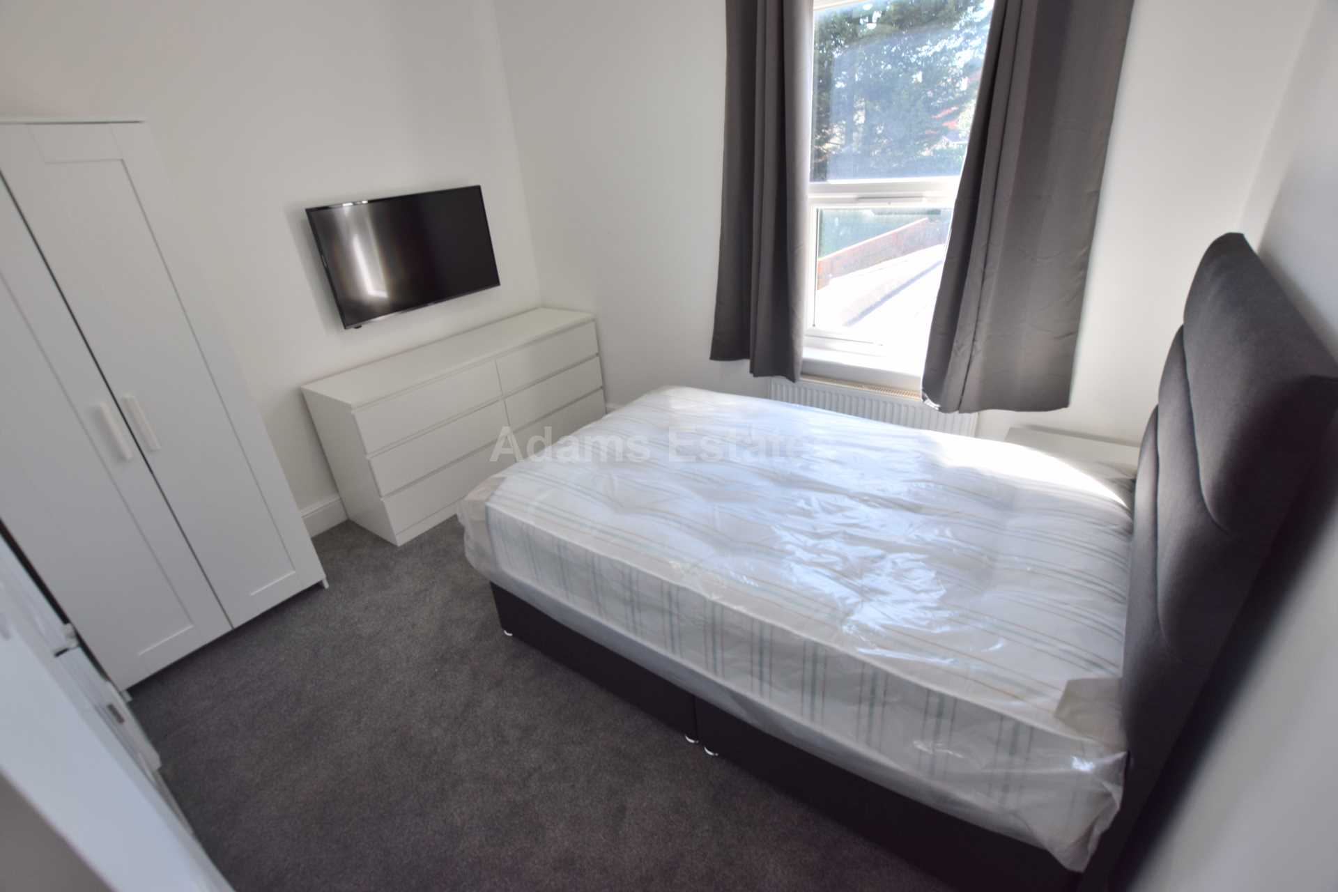 Room 3. Wokingham Road, Reading, Image 1