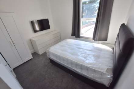 1 Bedroom Room (Double), Room 3. Wokingham Road, Reading