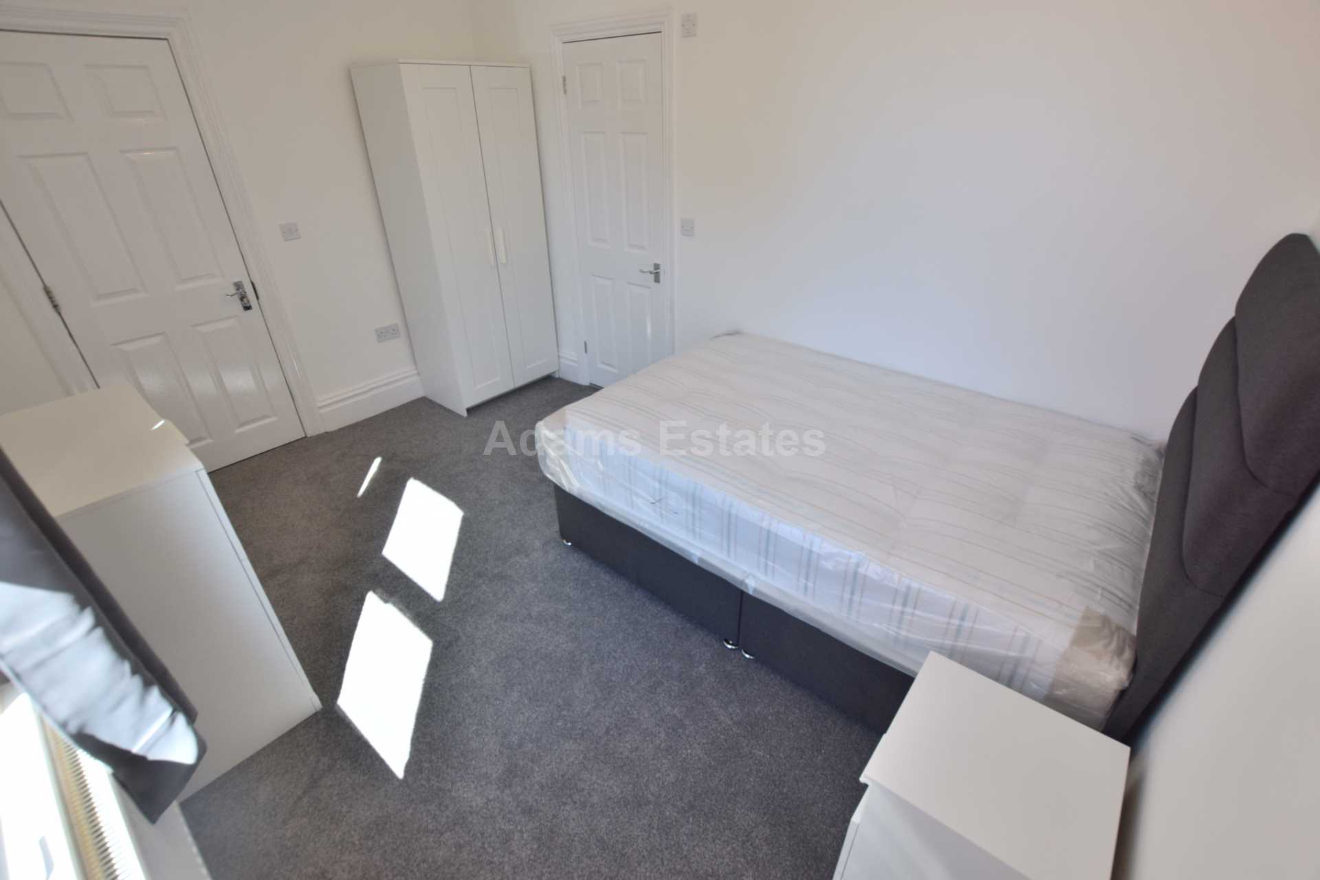 Room 4, Wokingham Road, Reading, Image 1