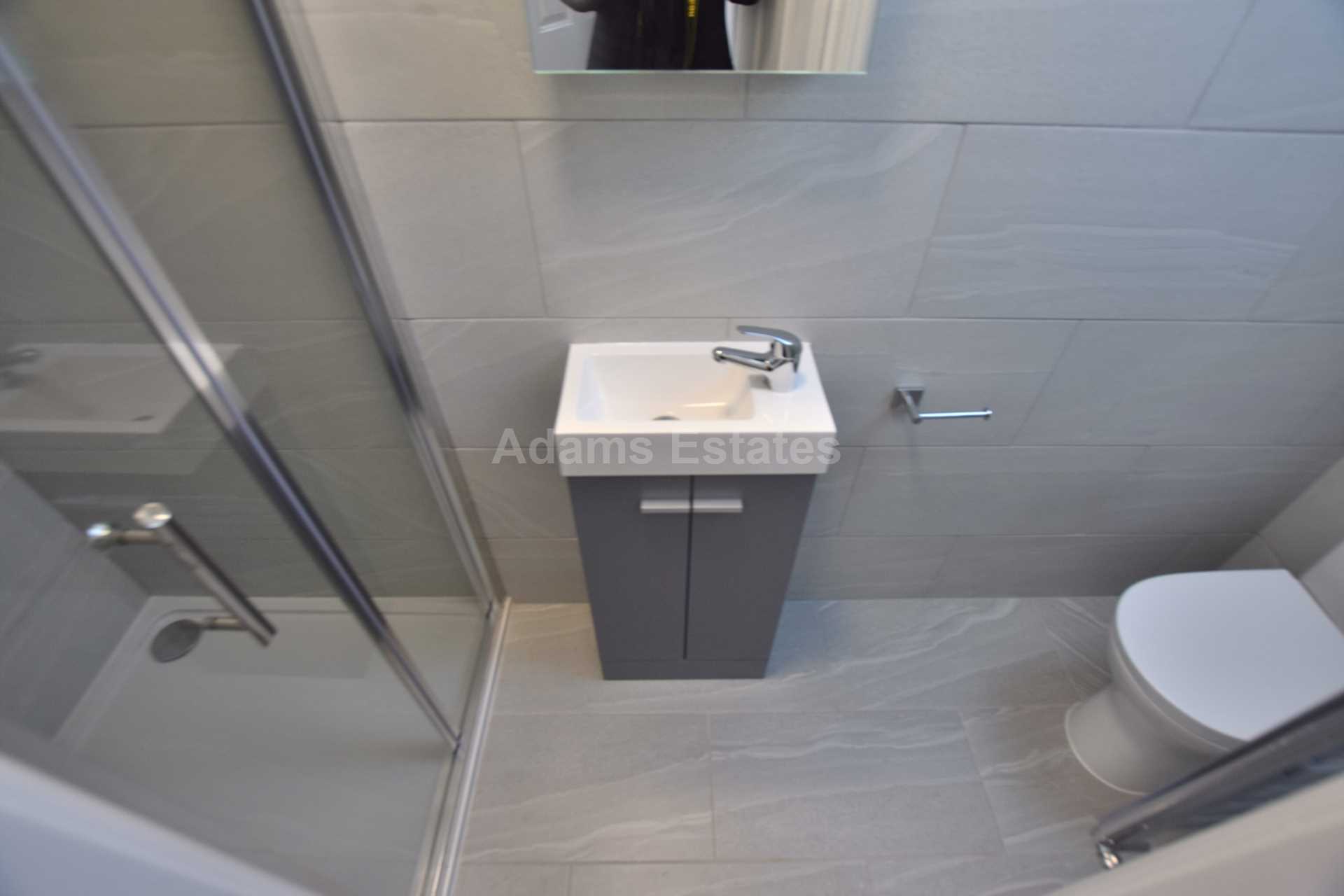 Room 7, Wokingham Road, Reading, Image 2