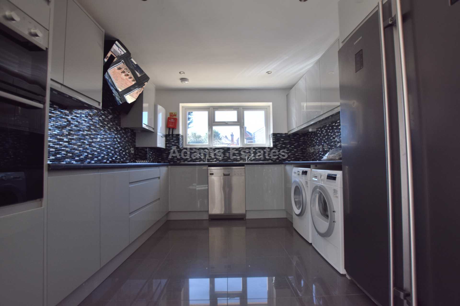 Room 7, Wokingham Road, Reading, Image 5