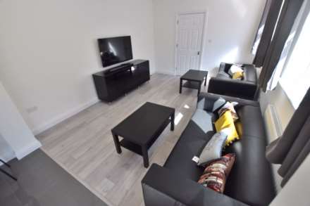 Room 7, Wokingham Road, Reading, Image 4