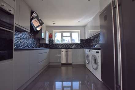 Room 7, Wokingham Road, Reading, Image 5