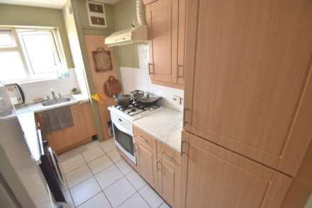 Dedworth Road, Windsor, Image 2