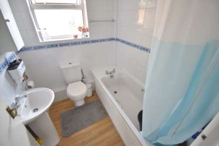 Dedworth Road, Windsor, Image 6