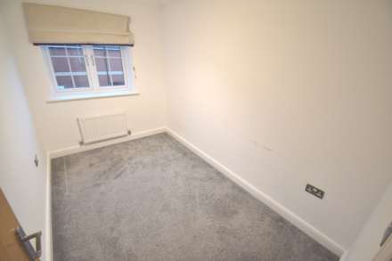 Mays Close, Reading, Image 11