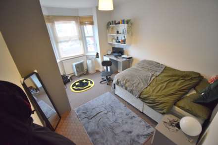 Blenheim Road, Reading, Image 1