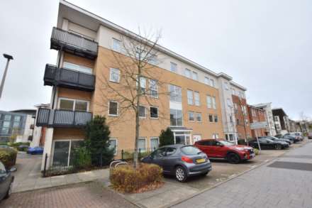 2 Bedroom Flat, Drake Way, Reading