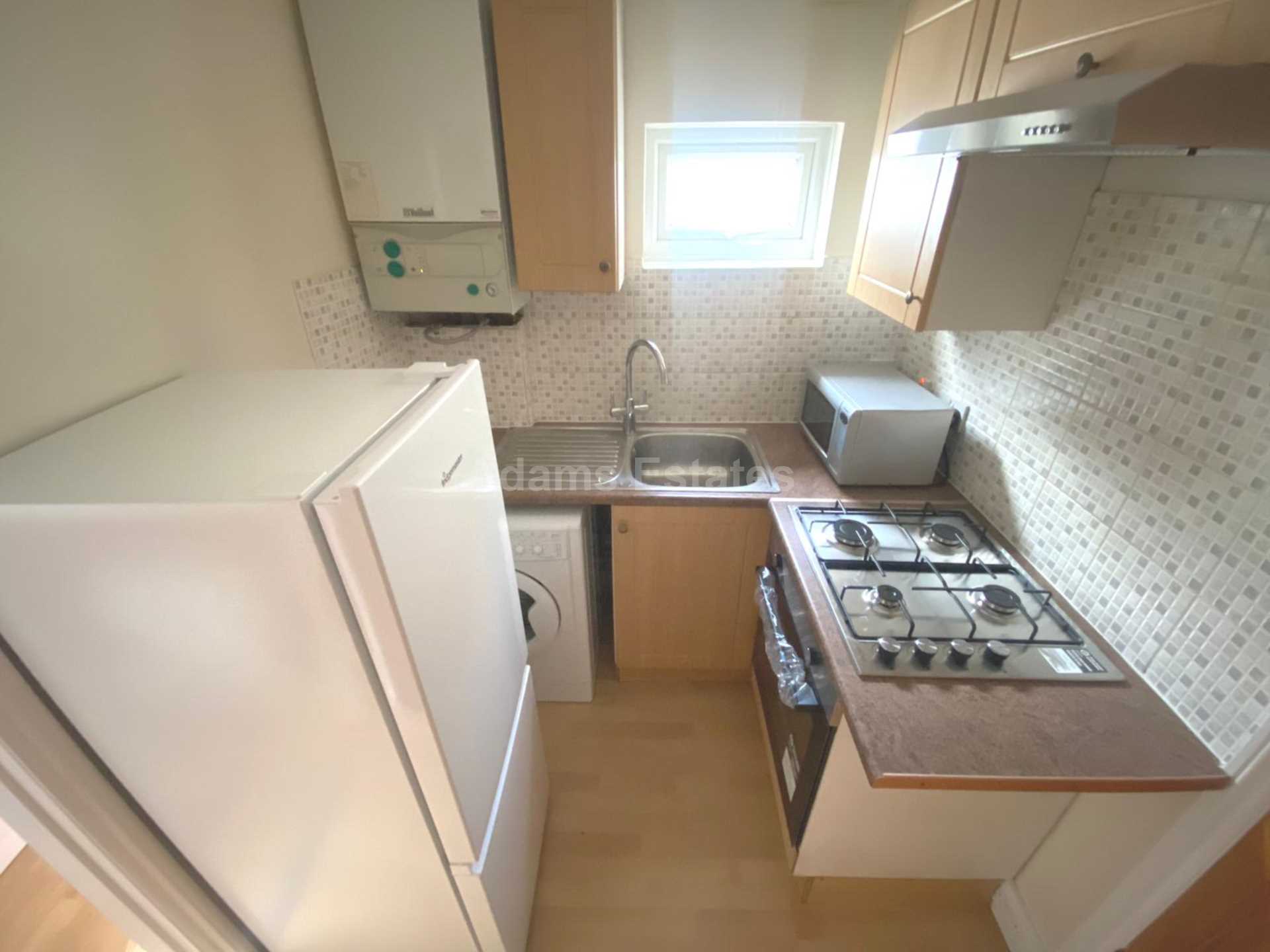 Gosbrook Road, Caversham, Image 4