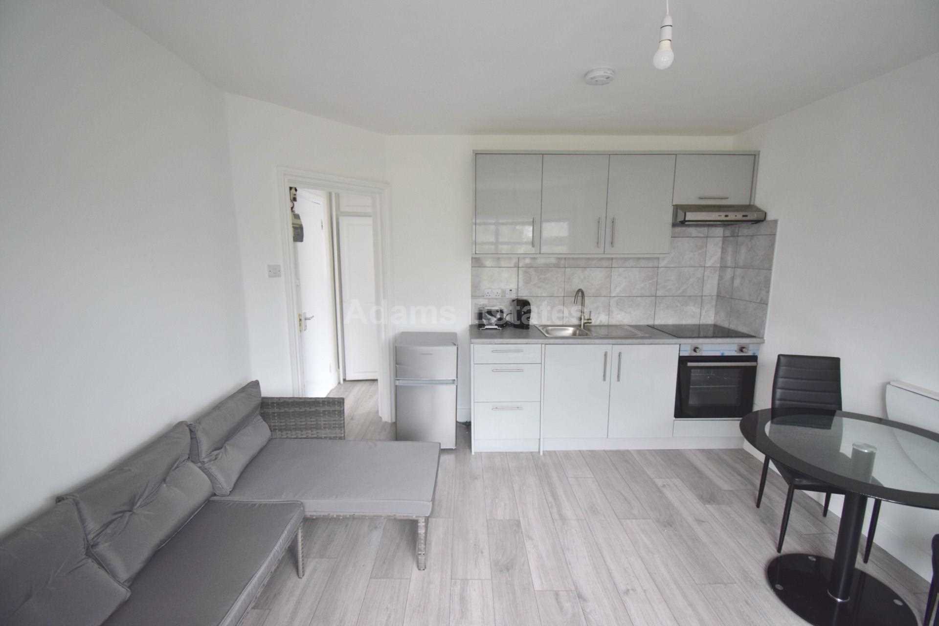 Oxford Road, Tilehurst, Image 2