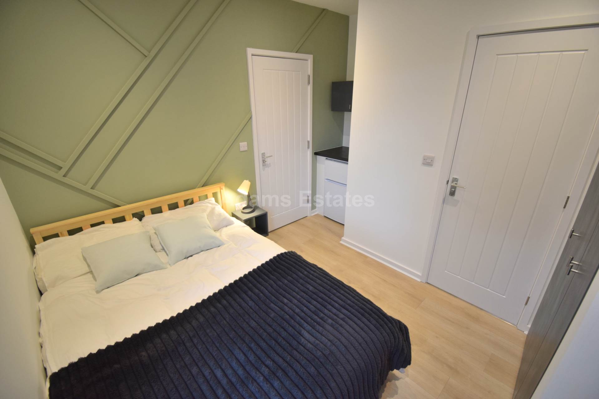 Room 4, Beresford Road, Reading, Image 1