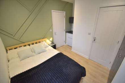 Room 4, Beresford Road, Reading, Image 1