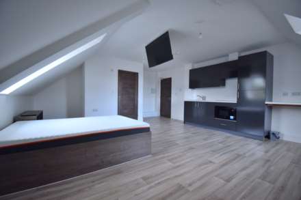 Block B, Charndon Close, Reading, Image 4