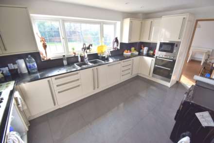 Room 4, Cintra Avenue, Reading, Image 3