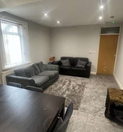 Basingstoke Road, Reading, Image 1
