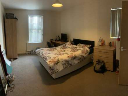 Basingstoke Road, Reading, Image 7
