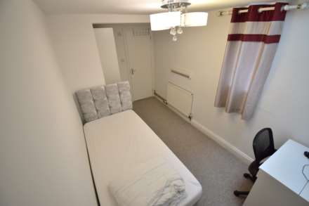 Falcon Avenue, Reading, Image 3