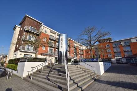 The Piazza, Whale Avenue, Reading, Image 1