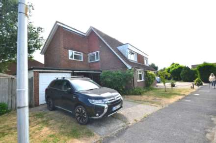 4 Bedroom Semi-Detached, Corsham Road, Calcot