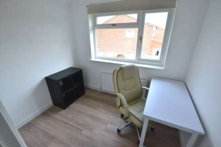 Corsham Road, Calcot, Image 12