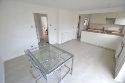Corsham Road, Calcot, Image 6