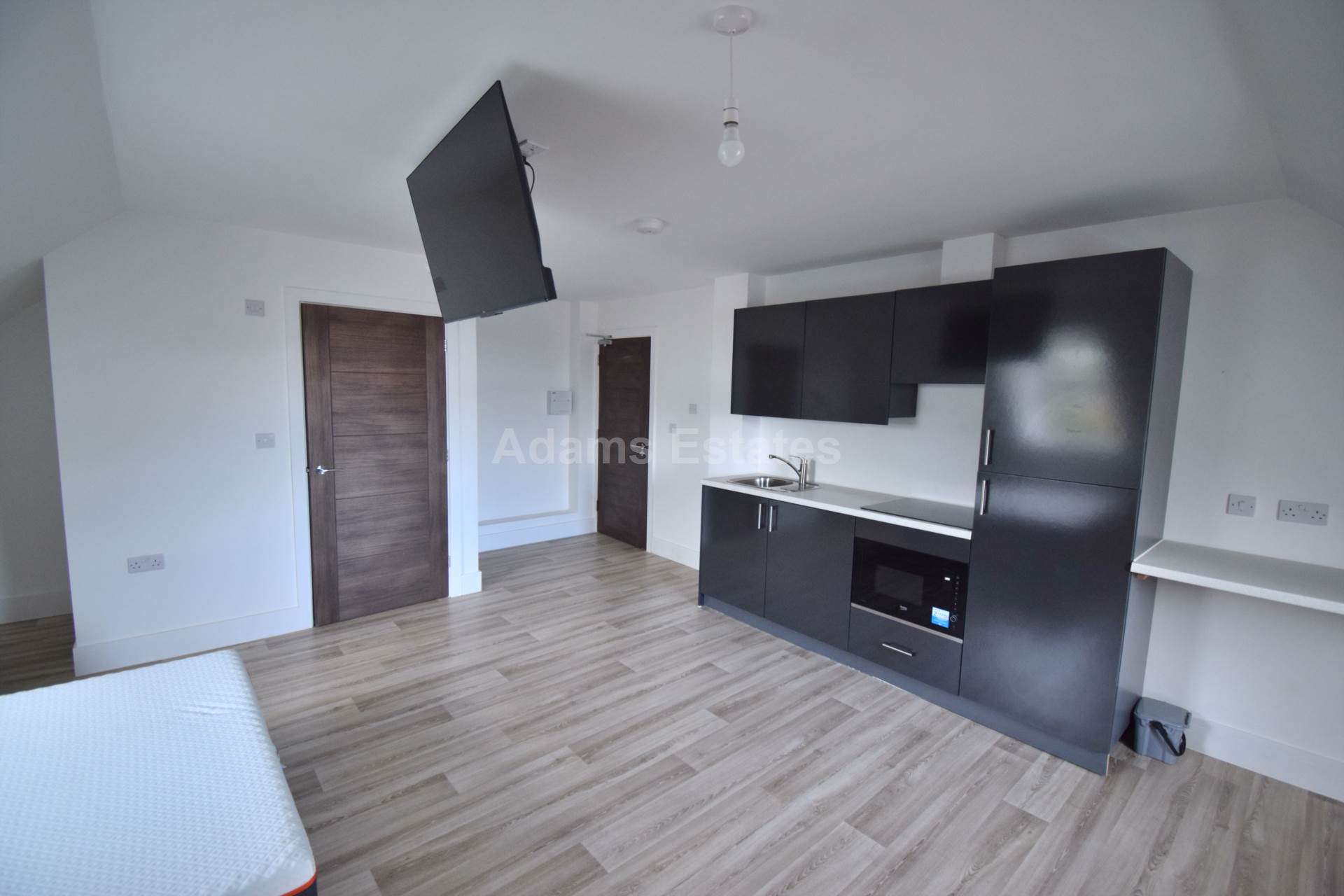 Block A, Charndon Close, Reading, Image 6