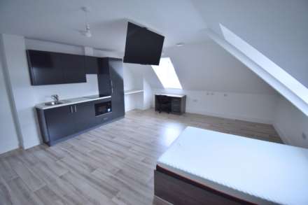 Block A, Charndon Close, Reading, Image 4