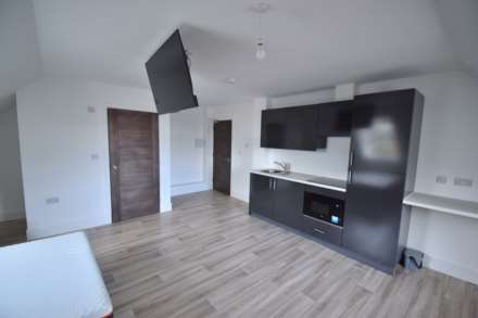 Block A, Charndon Close, Reading, Image 6