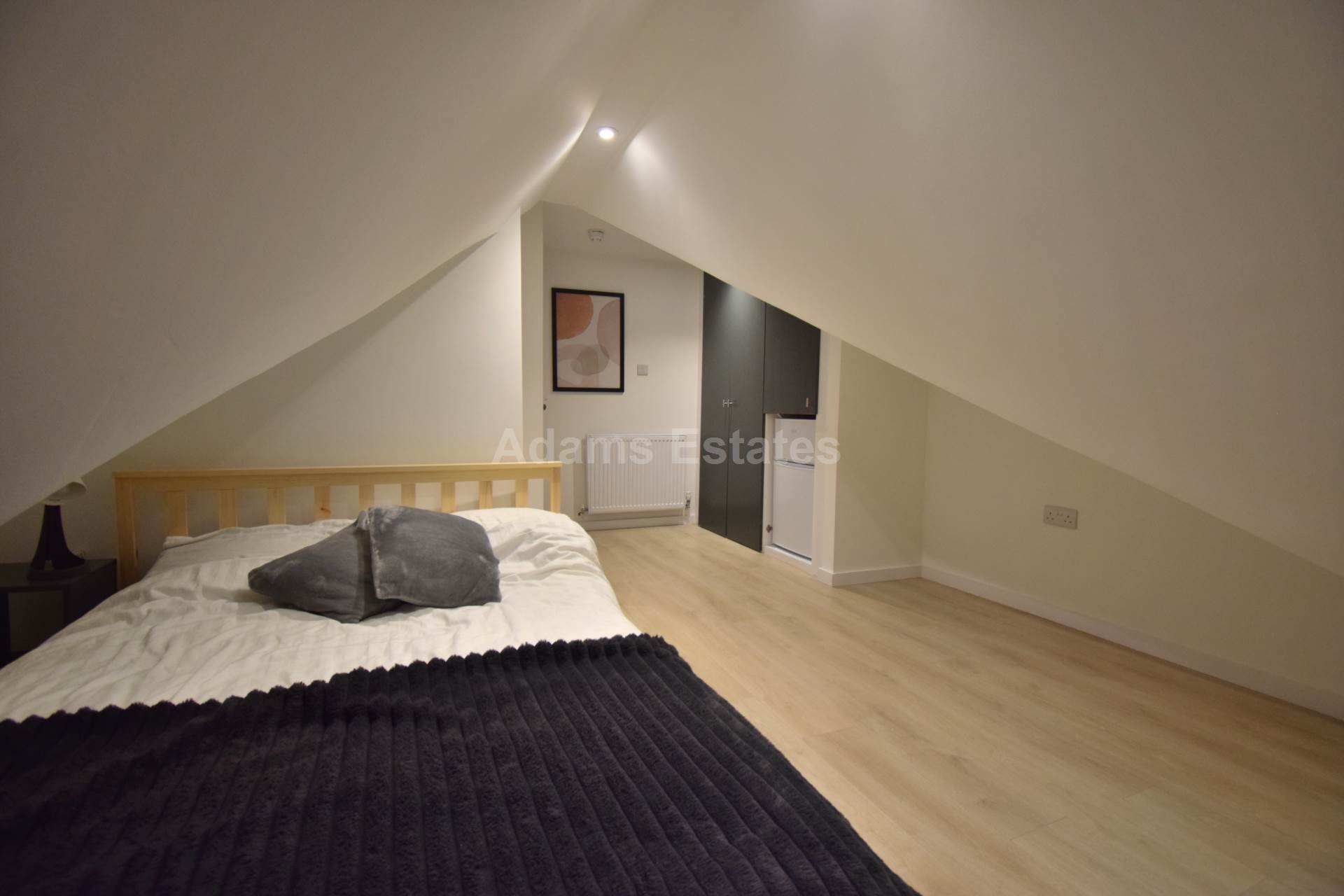 Room 5, Radstock Road, Reading, Image 3