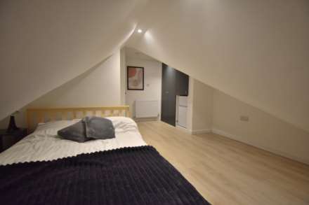Room 5, Radstock Road, Reading, Image 3