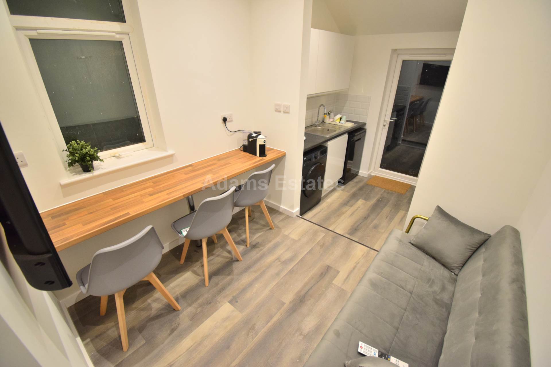 Room 6, Radstock Road, Reading, Image 5