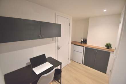 Room 6, Radstock Road, Reading, Image 3