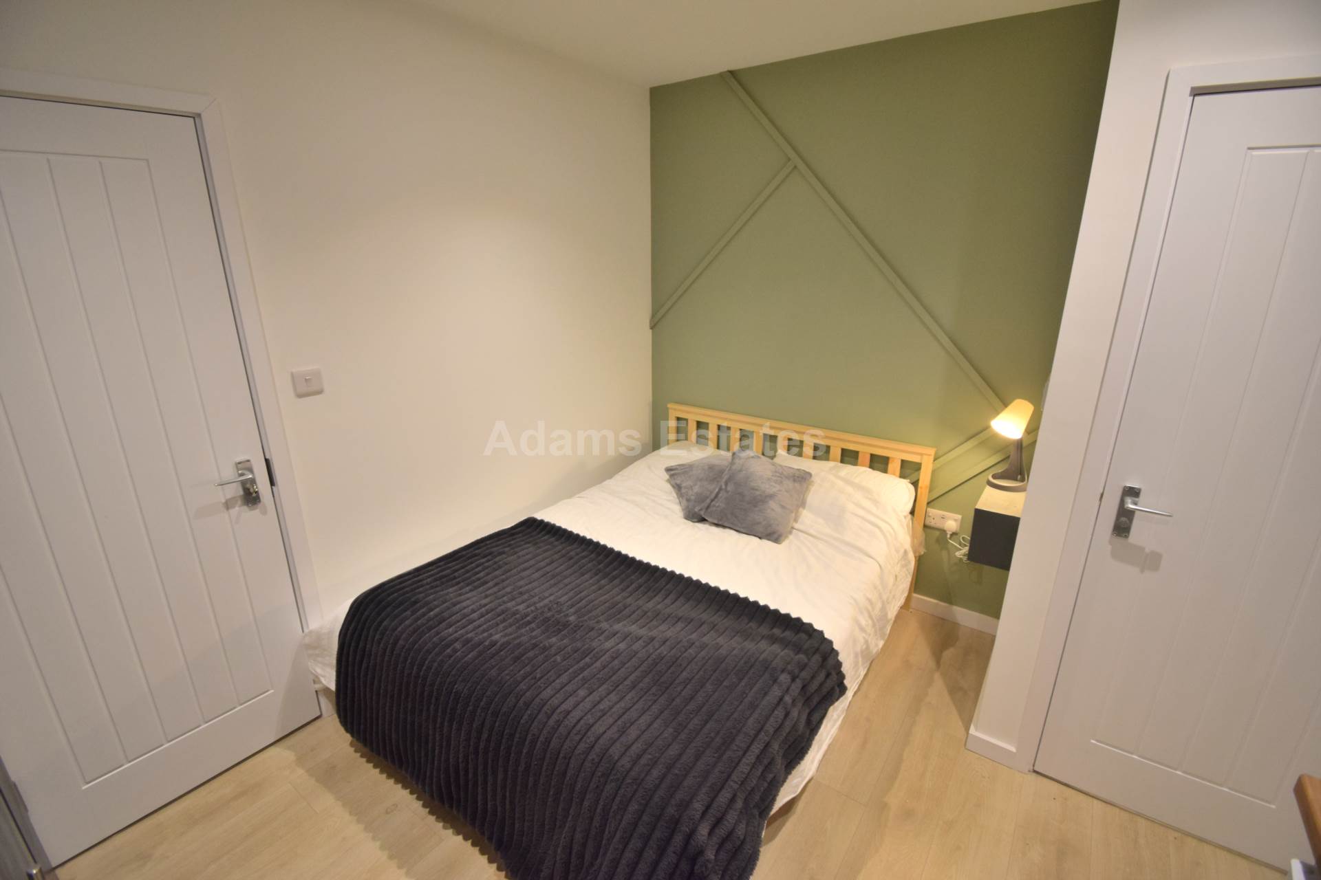 Room 2, Radstock Road, Reading, Image 1