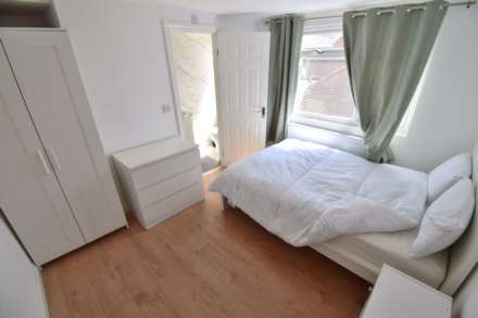 Whitley Wood Lane, Reading, Image 10